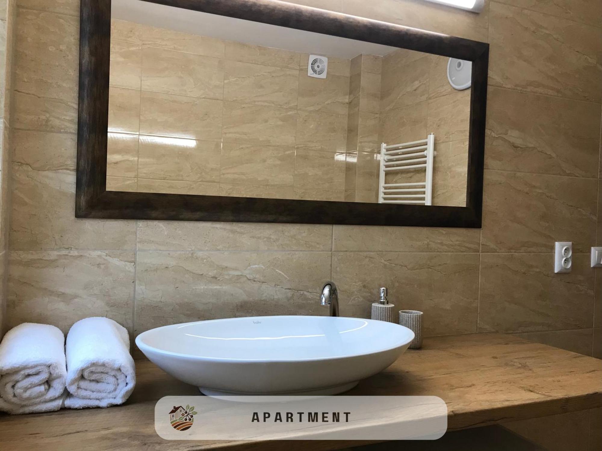 Apartmanovy Dom Visnove Exteriér fotografie